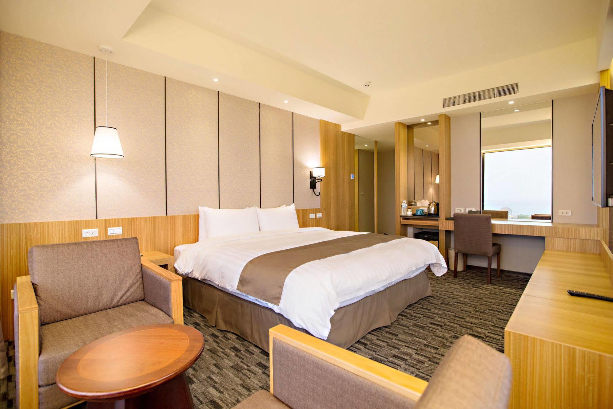 Kaishen Starlight Hotel T'ai-tung Eksteriør billede
